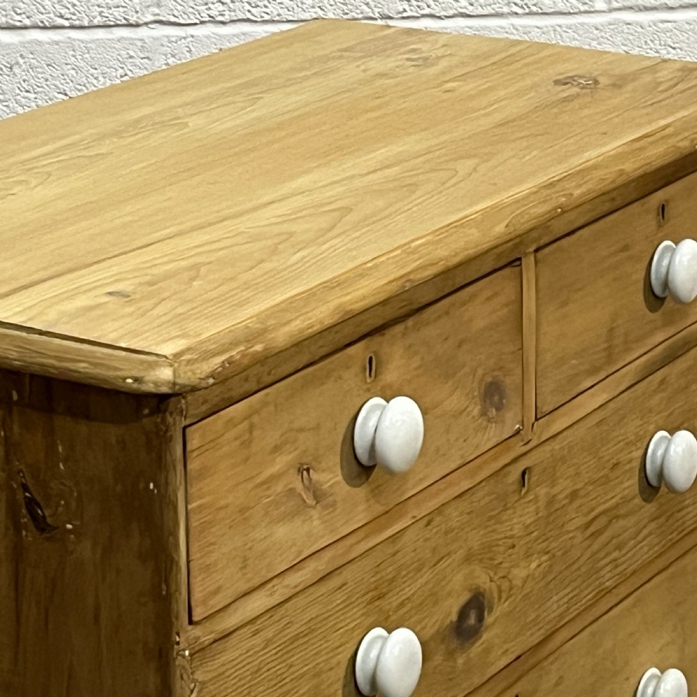 Victorian Pine Chest Of Drawers With White Porcelain Knobs View V