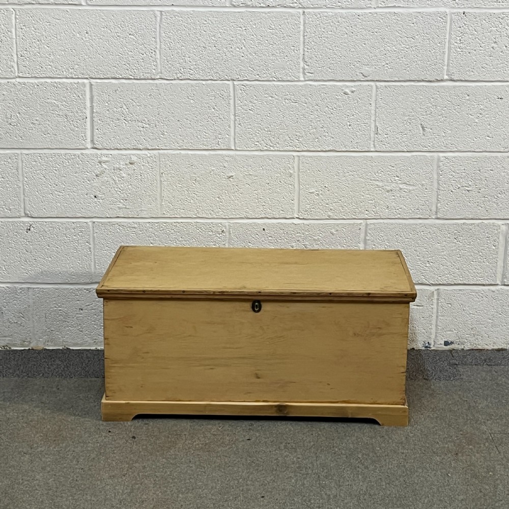 Small Flat Top Victorian Pine Box