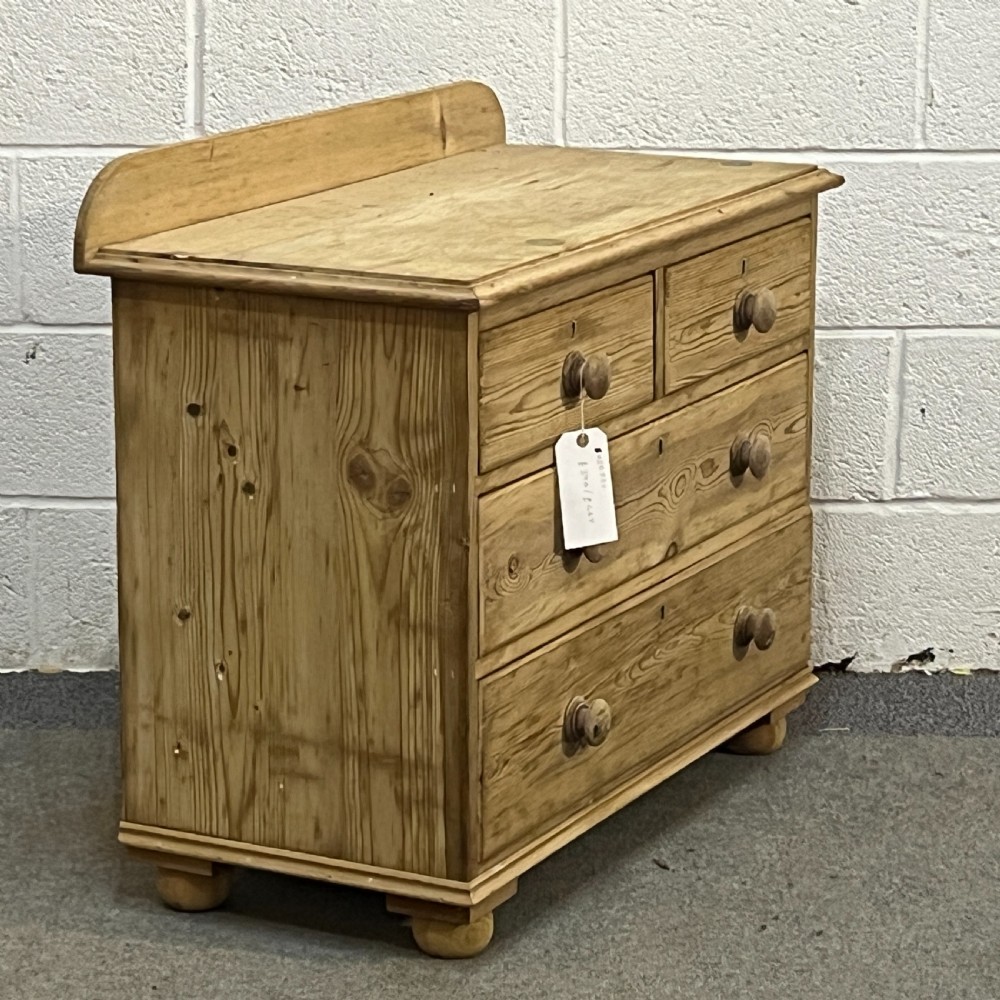 Small English Old Pine Chest Of Drawers View III