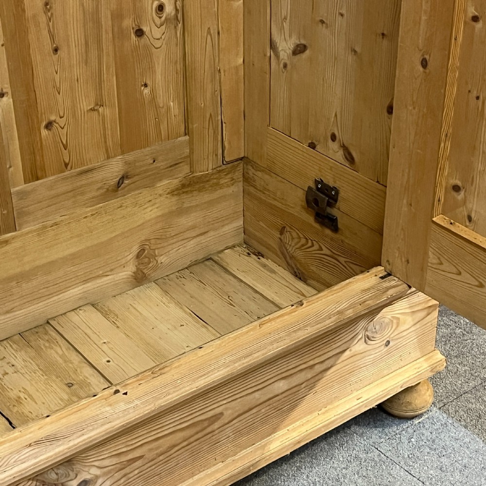 Antique Pine Double Wardrobe (1920’s) (Dismantles) View IX