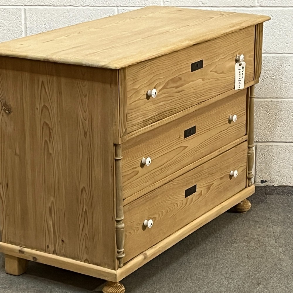 Large 3 Drawer Antique Pine Chest Of Drawers With White Porcelain Knobs View V