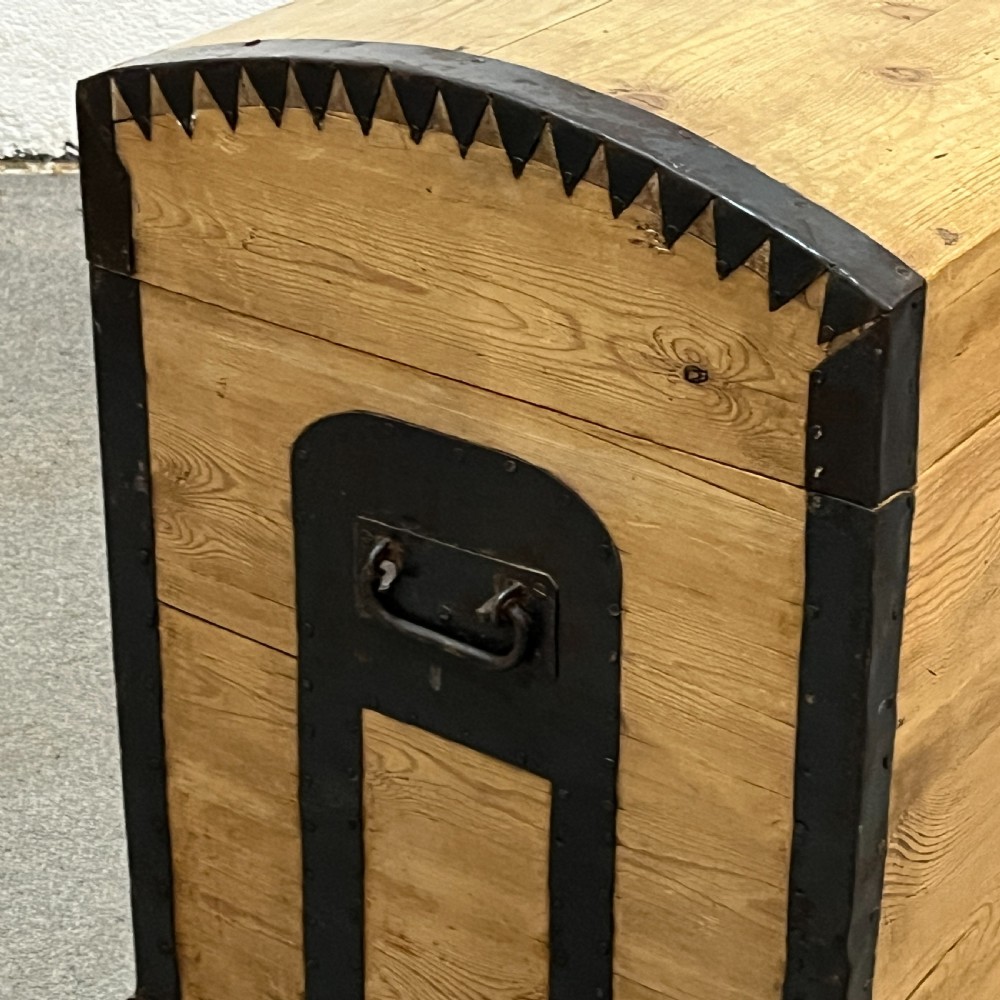 Swedish Antique Pine Dome Top Blanket Chest - Trunk View VIII