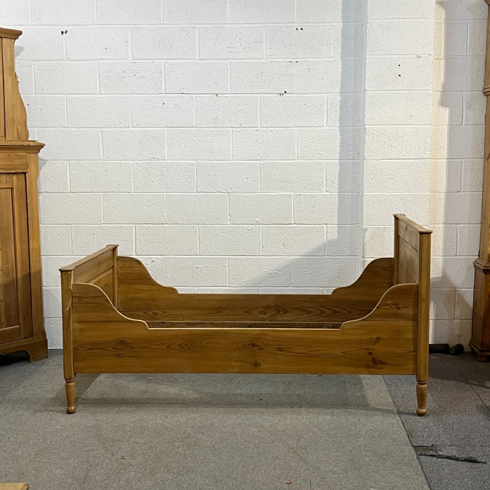 Single Old Pine Sleigh Bed