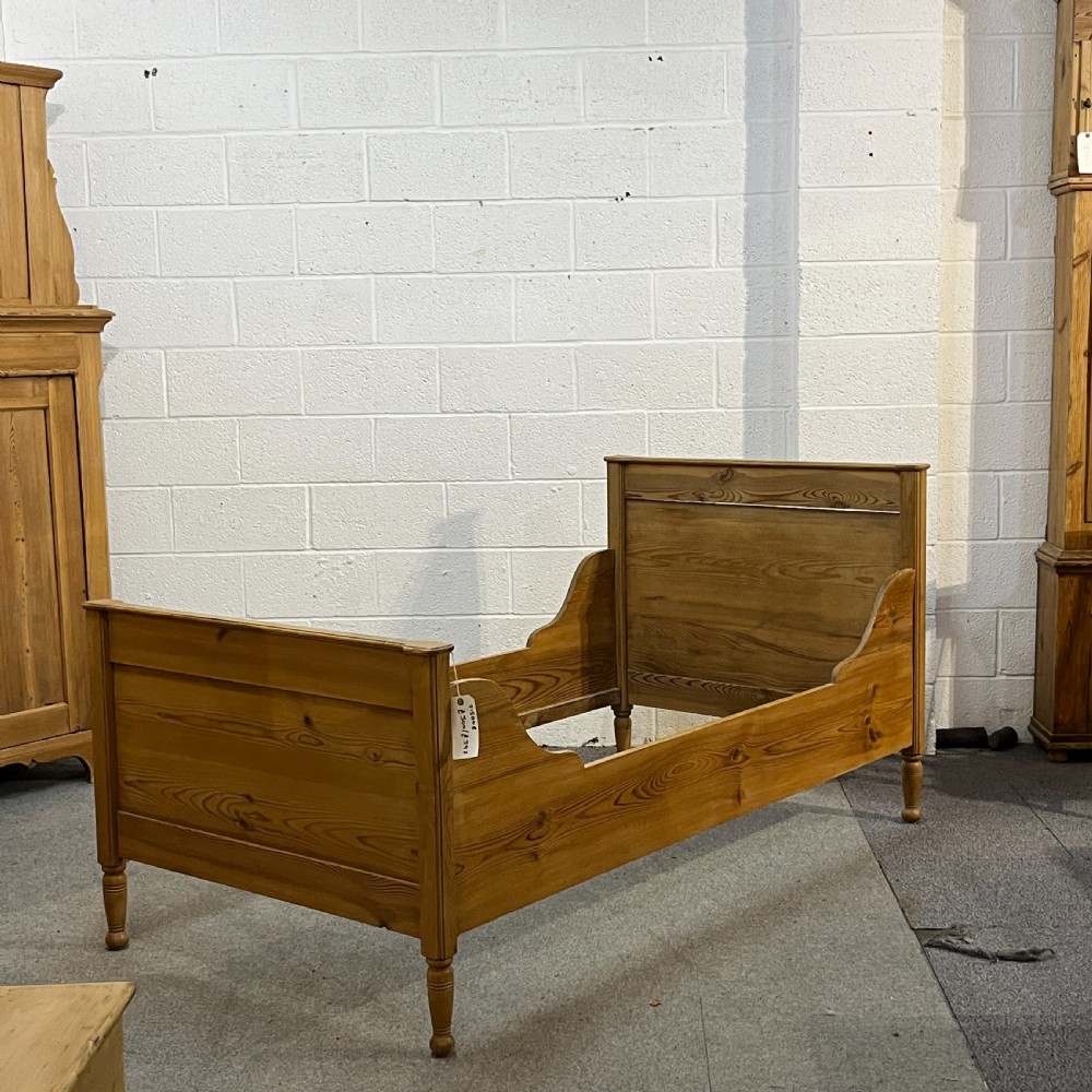 Single Old Pine Sleigh Bed View II