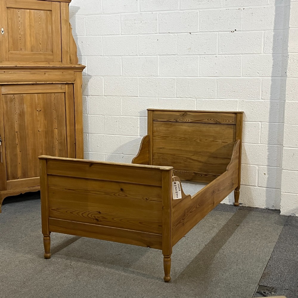 Single Old Pine Sleigh Bed View III