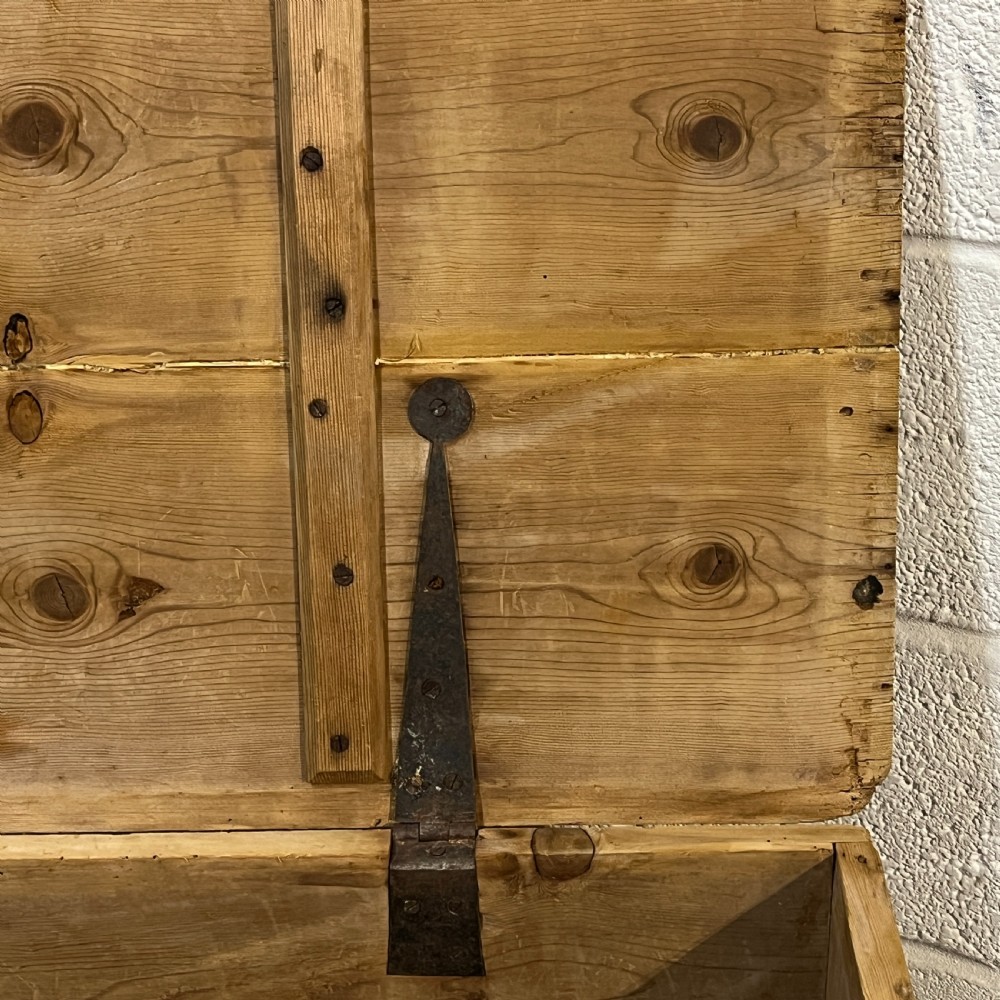 Long Old Rustic Pine Blanket Box View VII