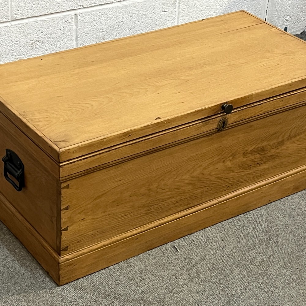 Small Victorian Pine Blanket Box View VI