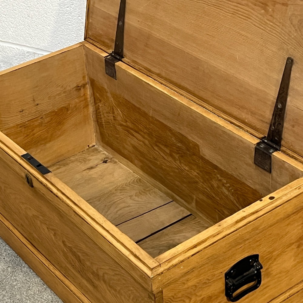 Small Victorian Pine Blanket Box View VII