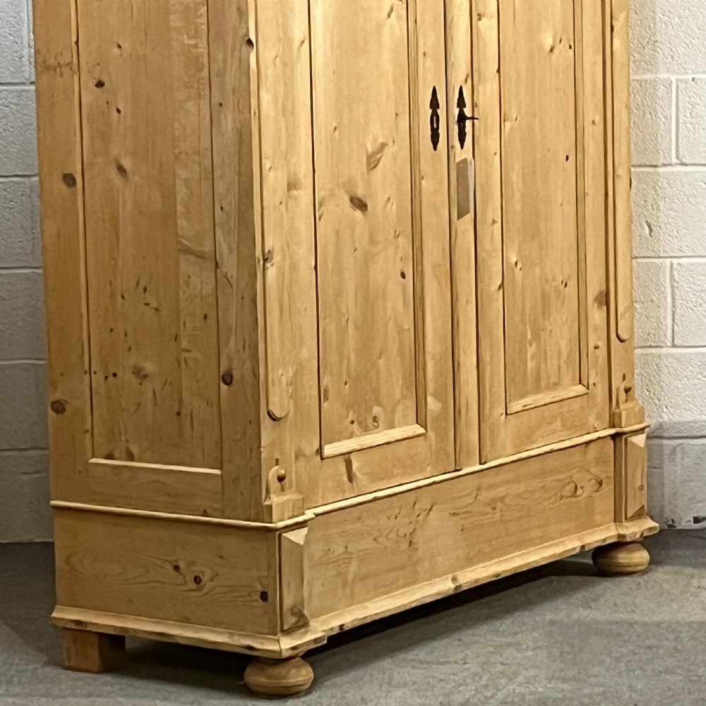 Old Pine Double Wardrobe (Dismantles) View VI
