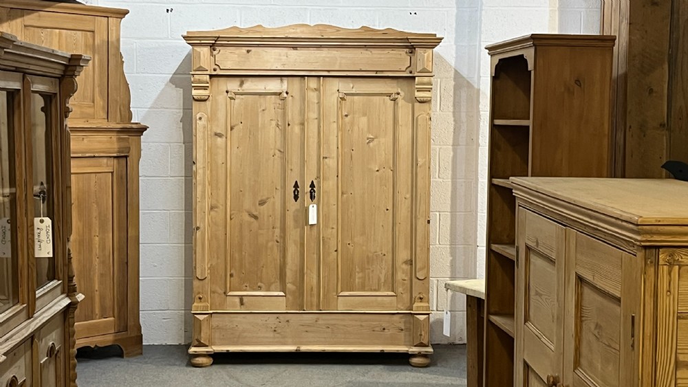 Old Pine Double Wardrobe (Dismantles) View VII