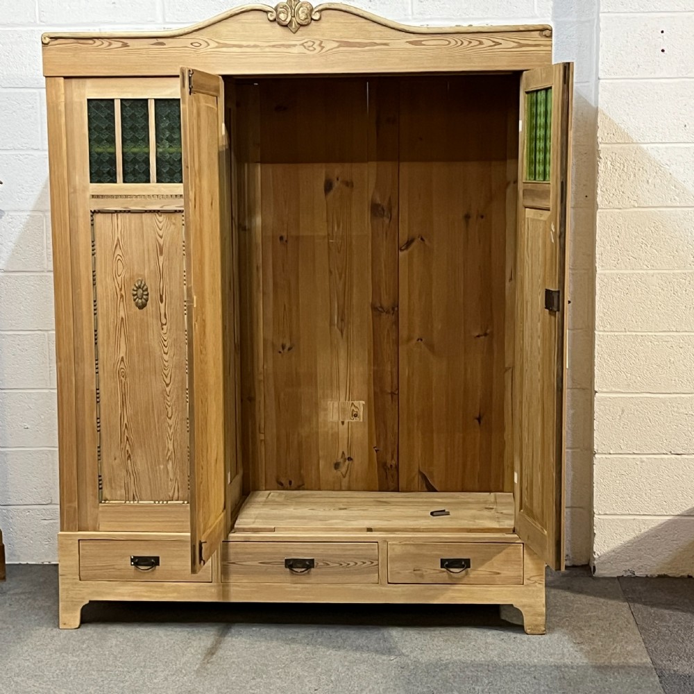 Large German Triple 1930’s Pine Wardrobe (Dismantles) View VI