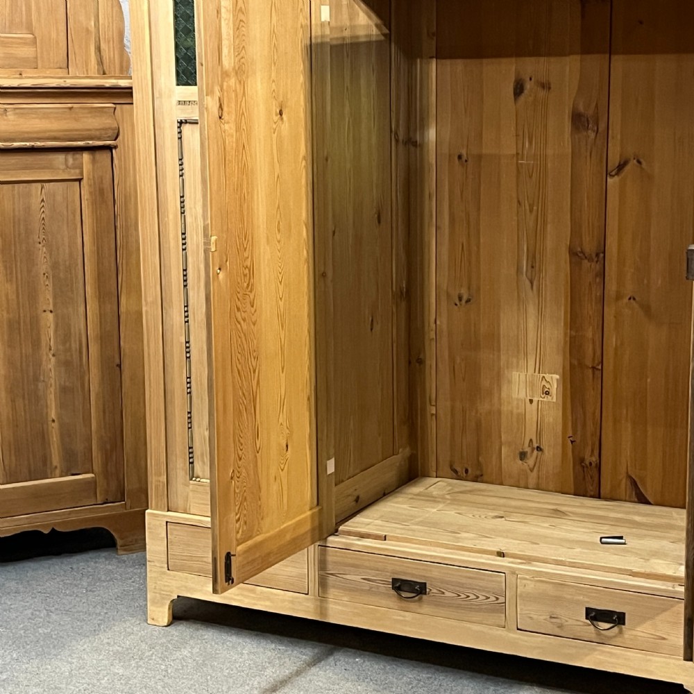 Large German Triple 1930’s Pine Wardrobe (Dismantles) View IX