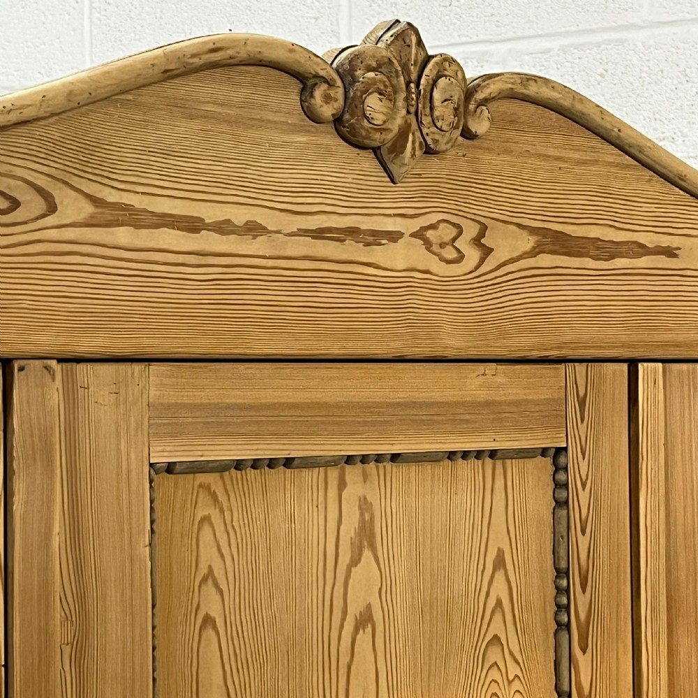 Large German Triple 1930’s Pine Wardrobe (Dismantles) View XI