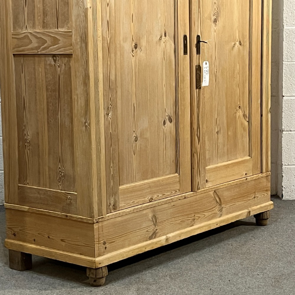 Large Antique Pine Wardrobe (Dismantles) View V