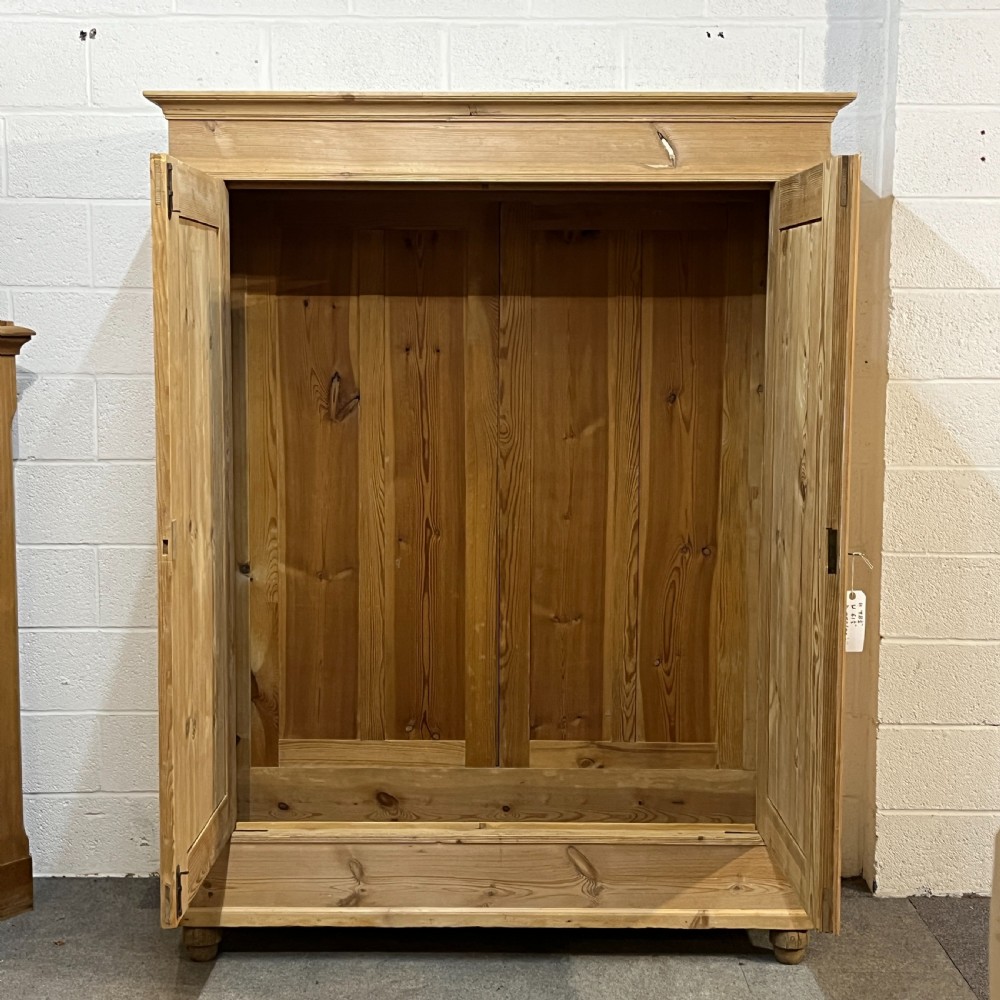 Large Antique Pine Wardrobe (Dismantles) View VI