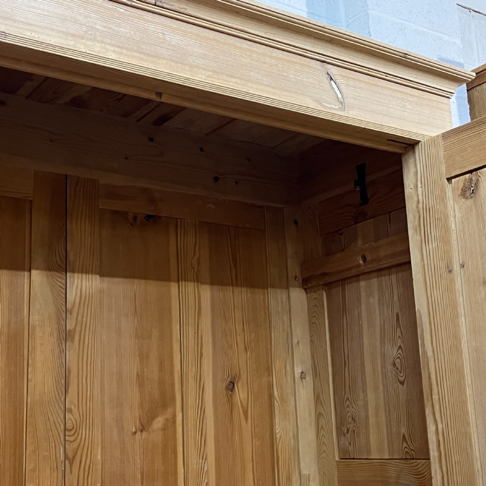Large Antique Pine Wardrobe (Dismantles) View VII