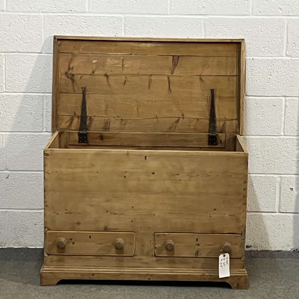 Large Old Pine Mule Chest With 2 Drawers View IV