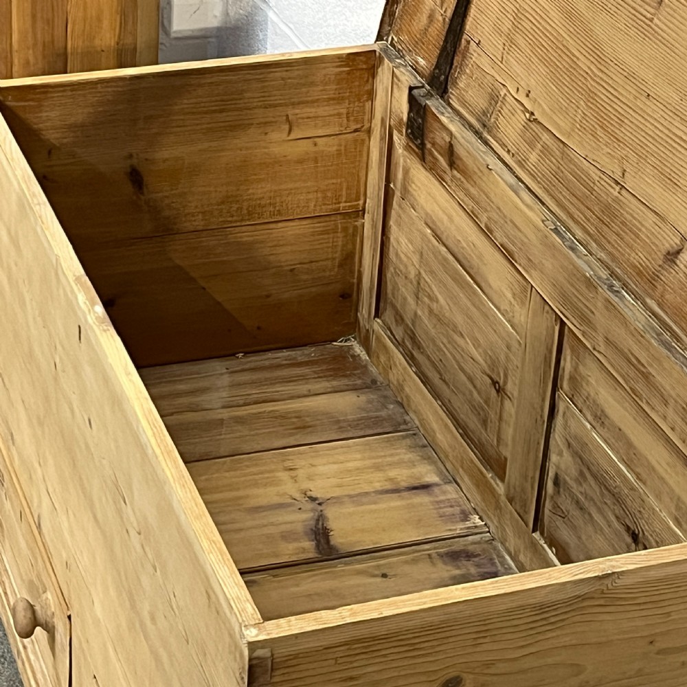 Large Old Pine Mule Chest With 2 Drawers View VI