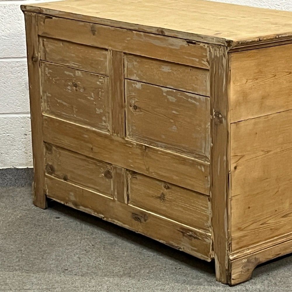 Large Old Pine Mule Chest With 2 Drawers View X