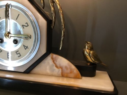 A FRENCH ART DECO MANTEL CLOCK - ADDITIONAL PHOTO 2