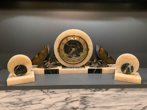 A French Art Deco Mantel Clock