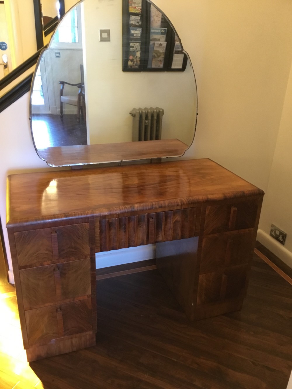 A Very Good Quality Art Deco Dressing Table View V