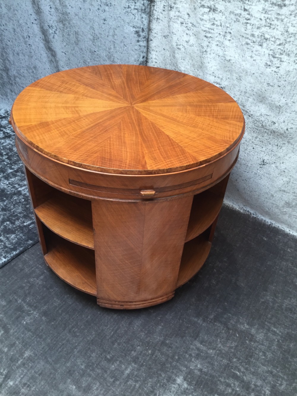 An Art Deco Table View V