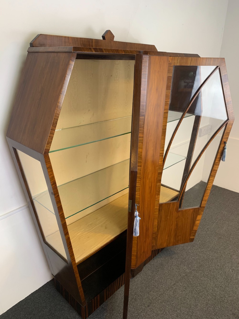 A French Art Deco Display Cabinet View VII