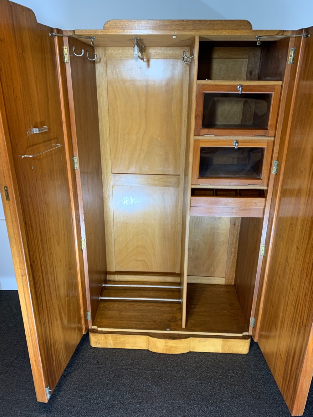 Art Deco Epstein Gentleman’s Wardrobe  View IV