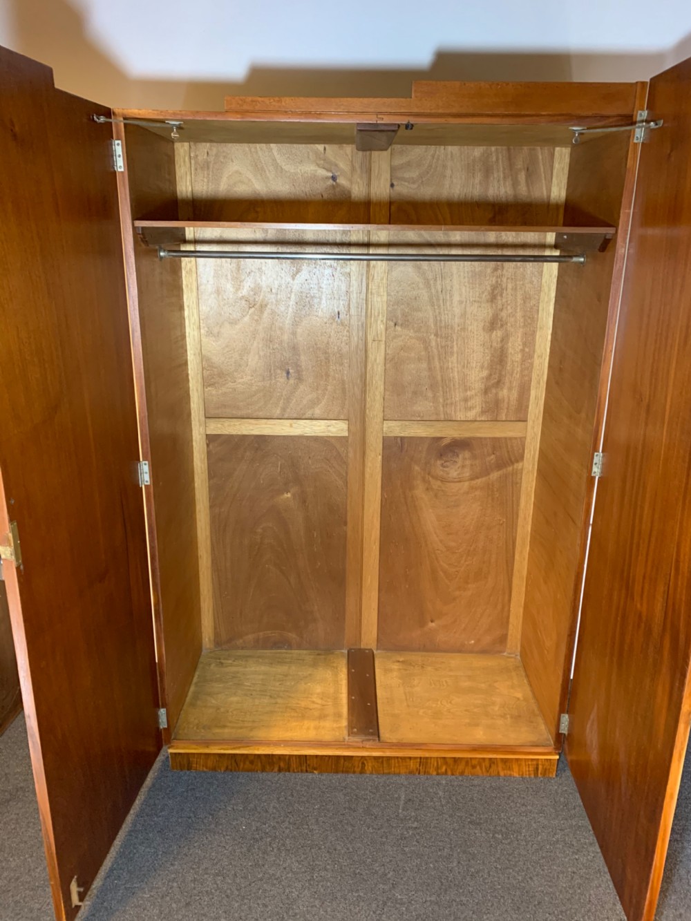 Art Deco Wardrobe  View VIII