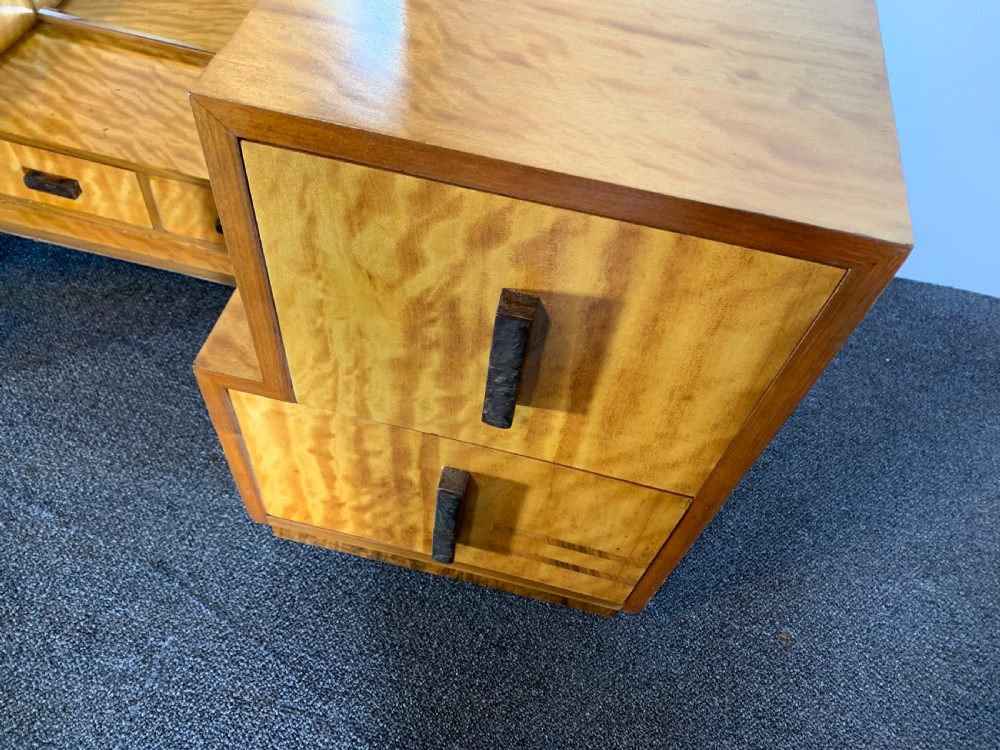 Art Deco Dressing Table View III