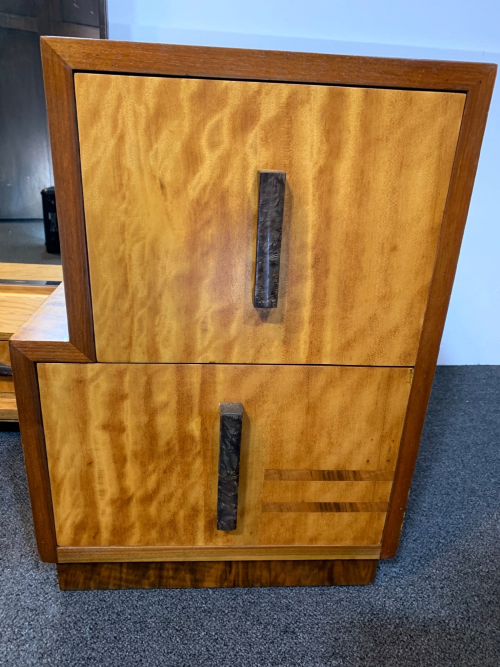 Art Deco Dressing Table View VII
