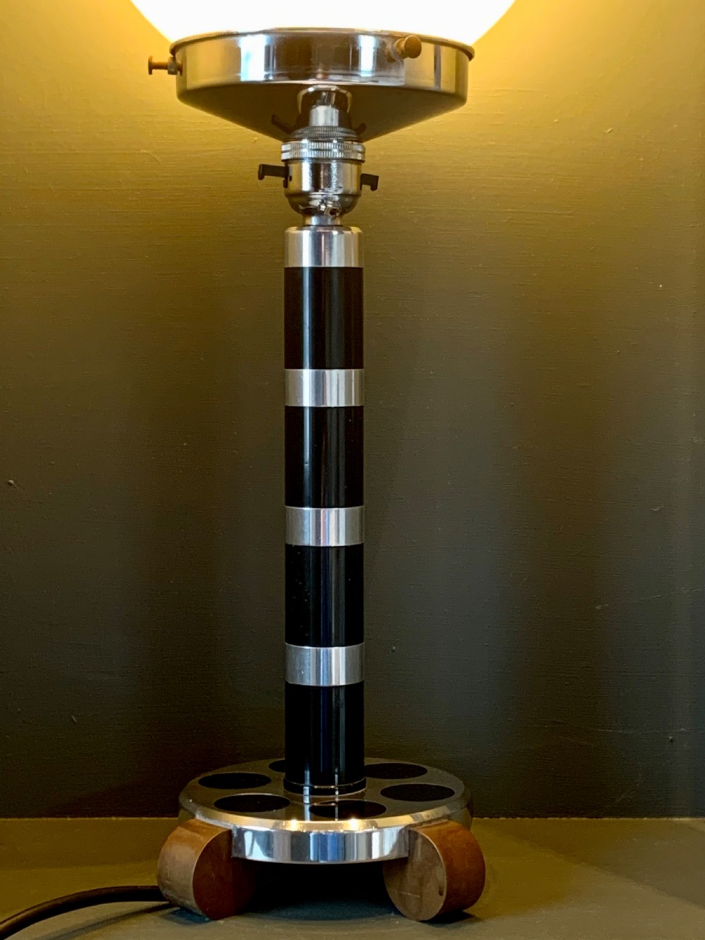 Art Deco Lamp View IX