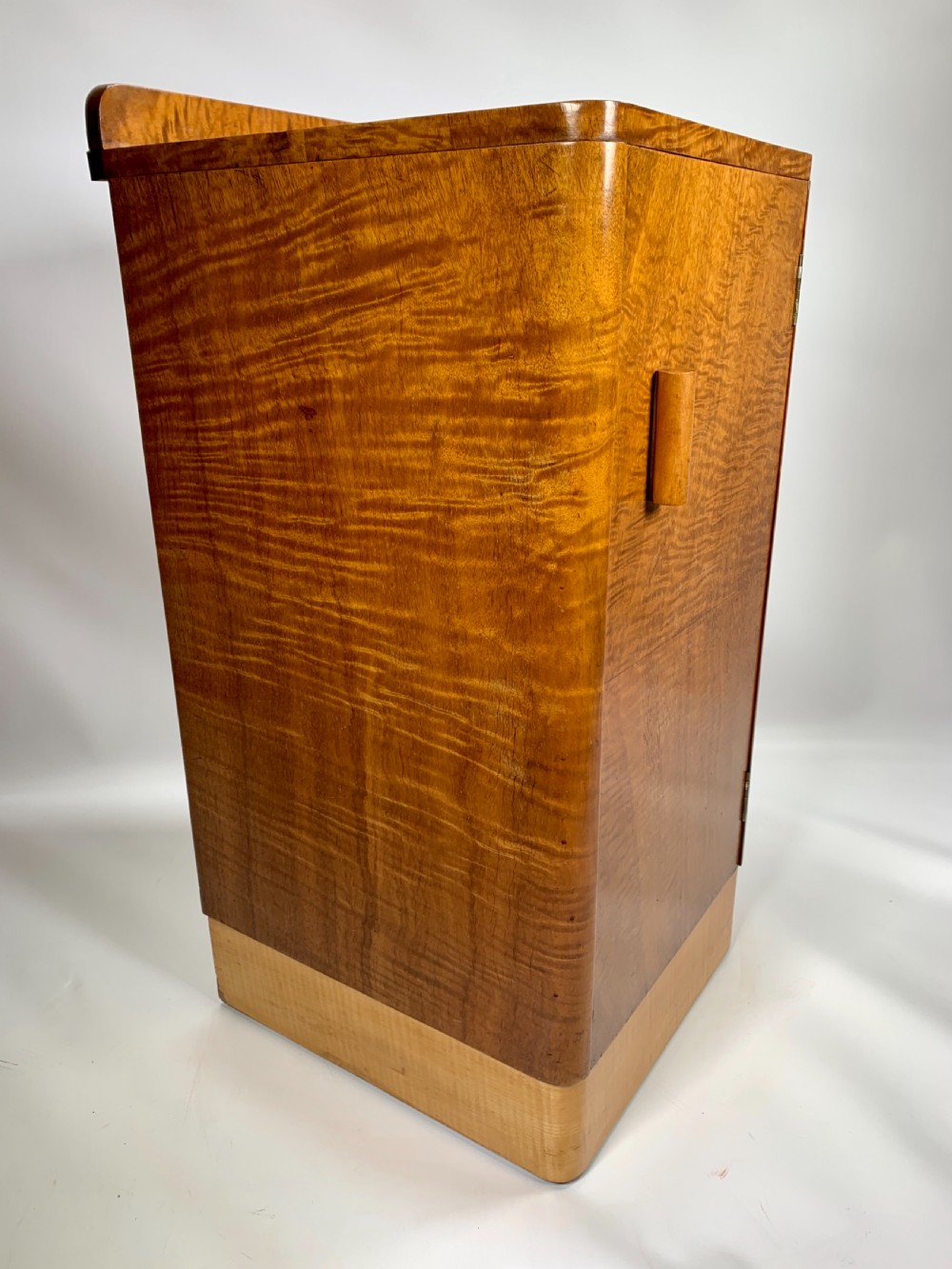 Epstein Bedside Cabinet View III