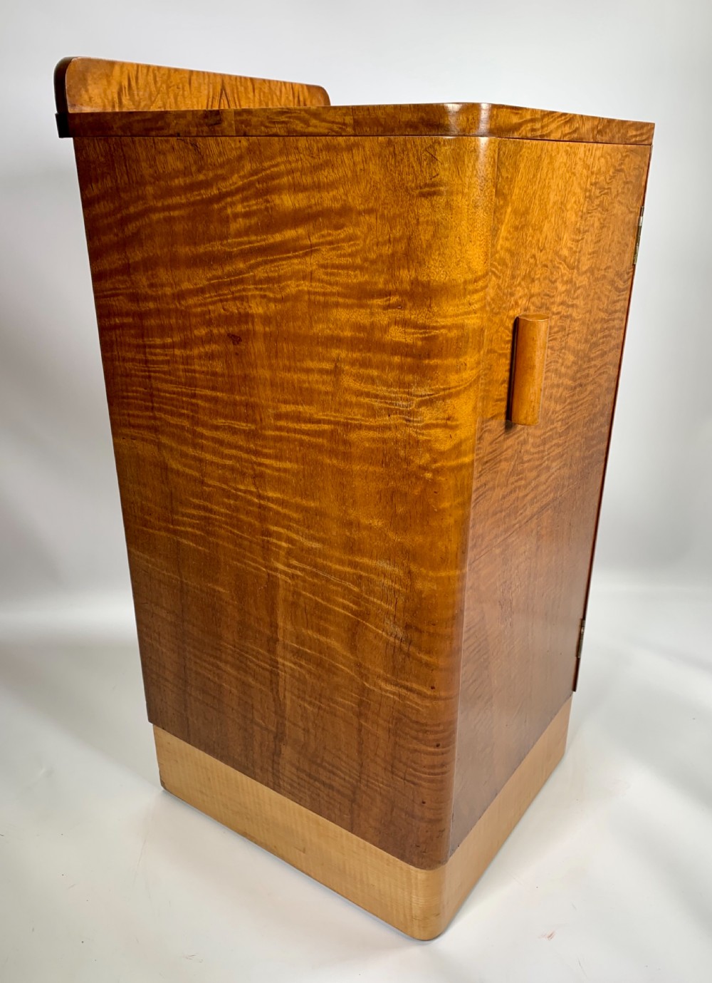Epstein Bedside Cabinet View IV
