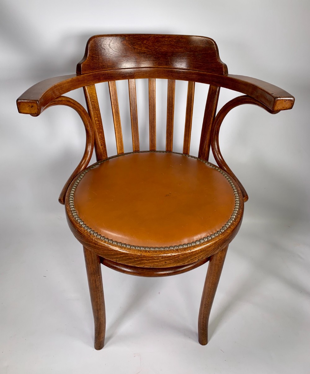 Thonet Chair View VII