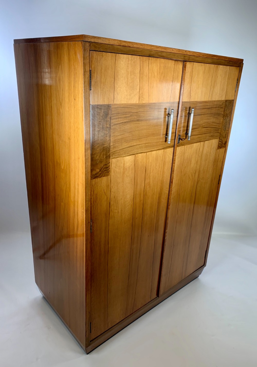 Art Deco Gentleman’s Wardrobe  View V