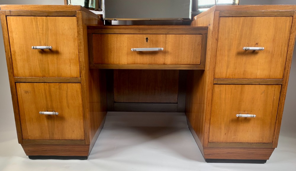 Art Deco Dressing Table View V