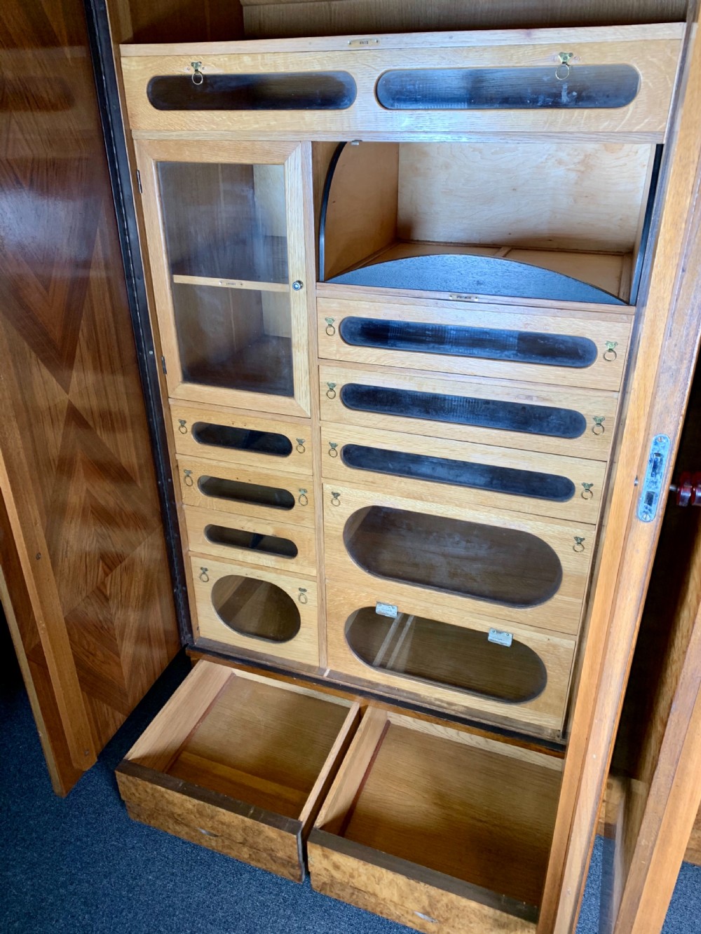 Art Deco Wardrobe  View XIII