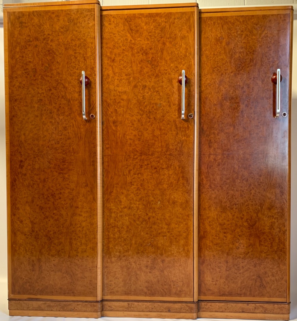 A Fine Art Deco Wardrobe  View VII