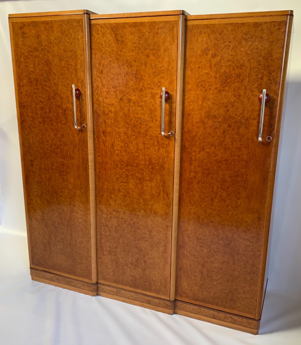 A Fine Art Deco Wardrobe  View IX