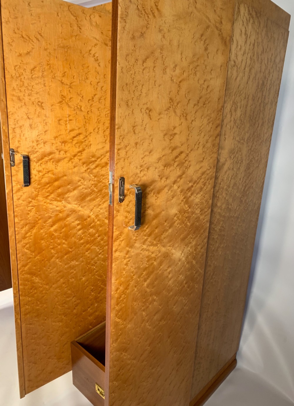 Art Deco Triple Wardrobe  View IX
