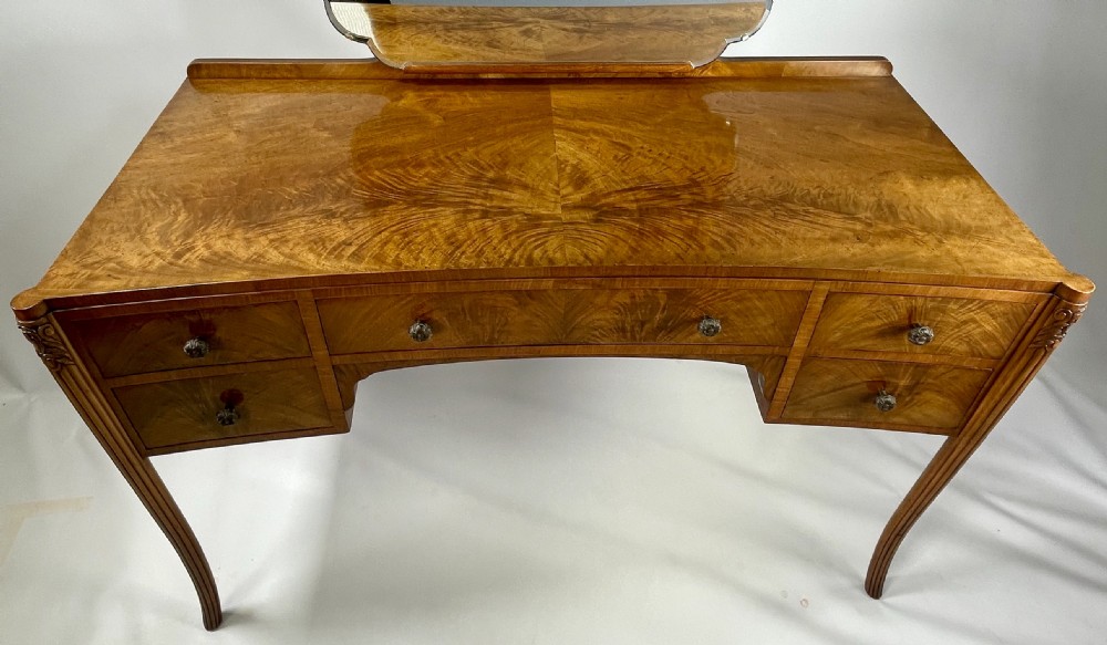 Art Deco Dressing Table View V
