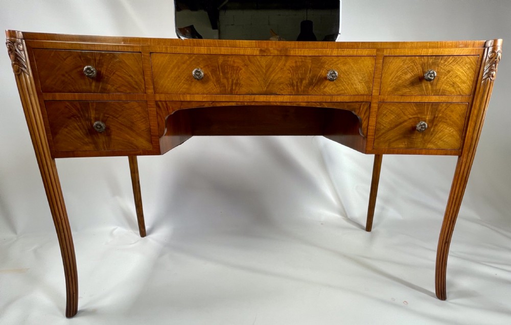 Art Deco Dressing Table View VII