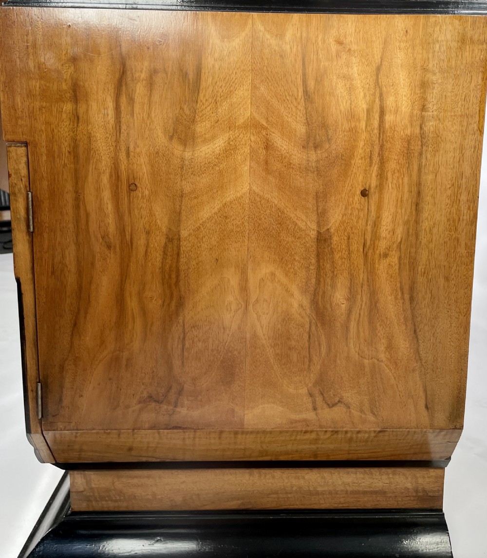 Art Deco Dressing Table View IX