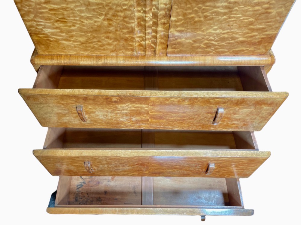 Art Deco Linen Cupboard View IV
