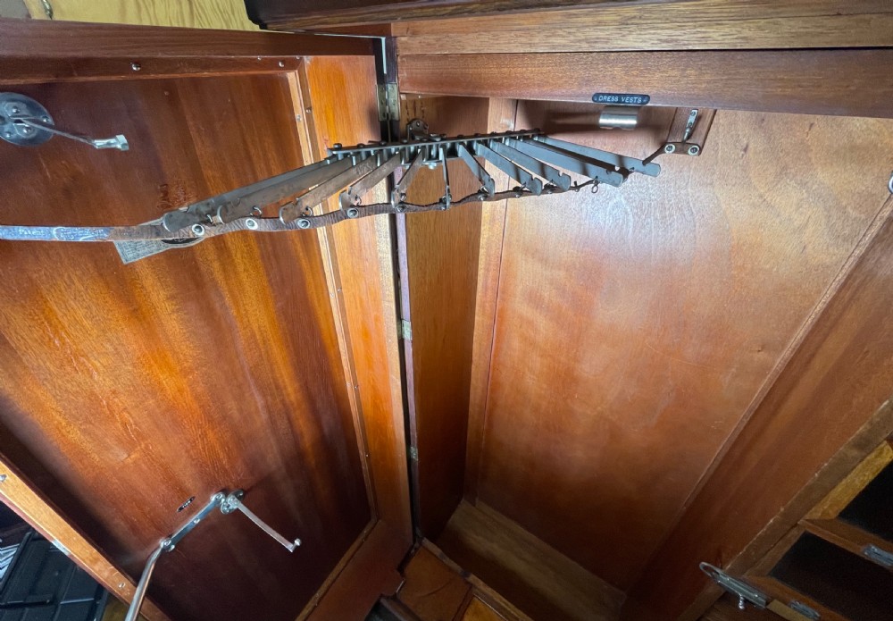 Art Deco Gentleman’s Wardrobe  View VIII