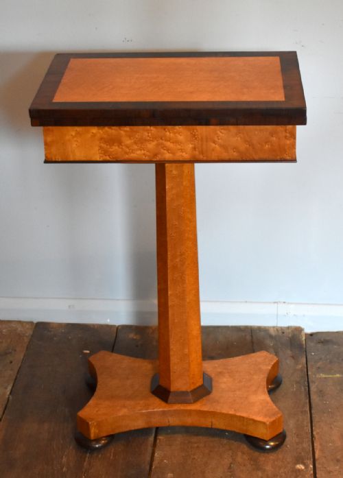 FINE BIRD'S EYE MAPLE AND ROSEWOOD TABLE - ADDITIONAL PHOTO 1