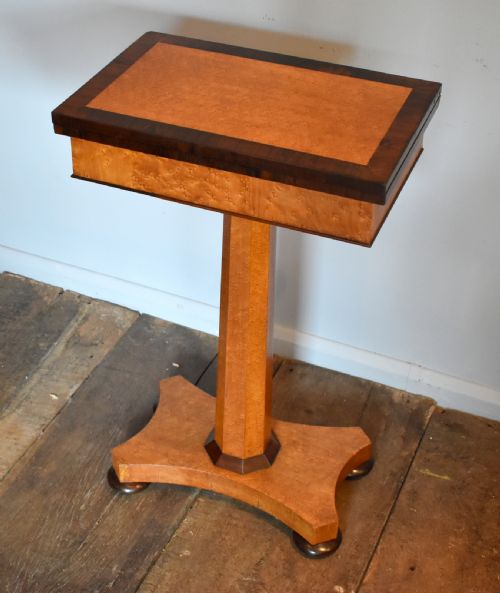 FINE BIRD'S EYE MAPLE AND ROSEWOOD TABLE - ADDITIONAL PHOTO 2