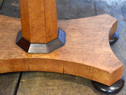 FINE BIRD'S EYE MAPLE AND ROSEWOOD TABLE - ADDITIONAL PHOTO 9